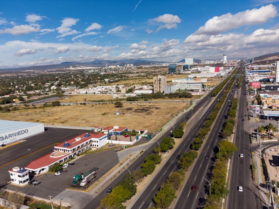Venta Av. Paseo de la República. Uso  Mixto 24,420m2