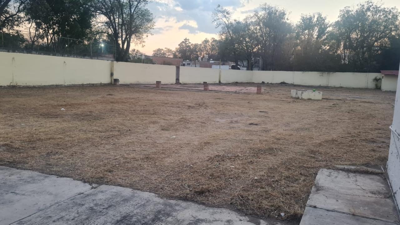 Terreno Comercial de Uso Mixto en El Pueblito